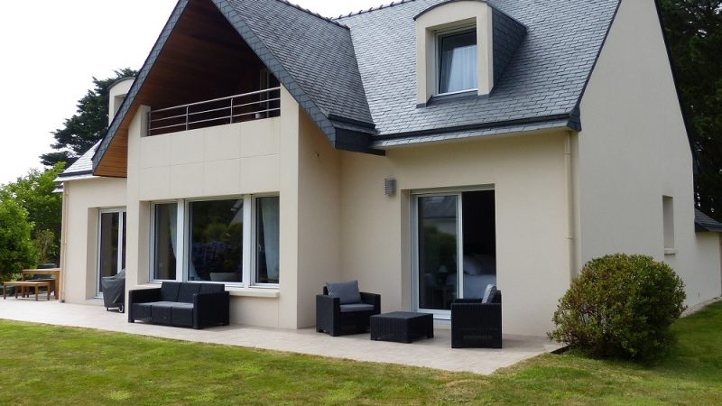 maison d'hotes avec terrasse en bord de mer dans le finistere sud