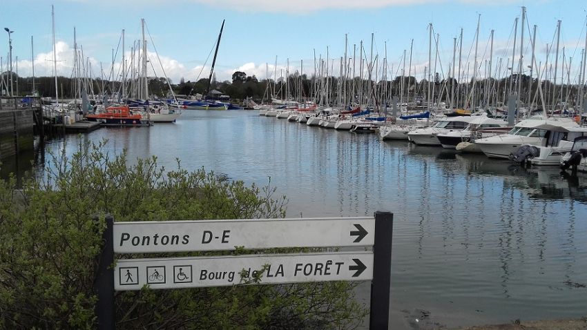port la foret a fouesnant en bretagne